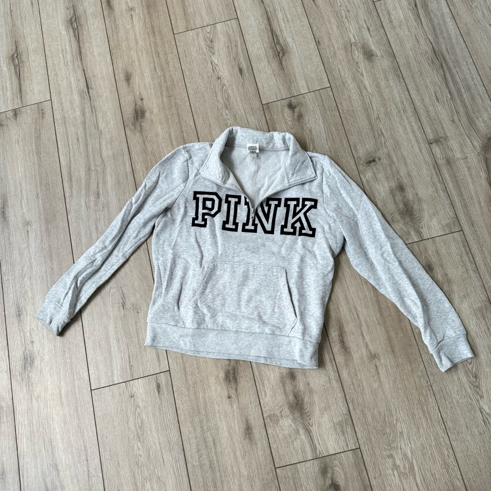 NWT Victoria’s Secret PINK Hoodie GRAY 1/4 Zip Medium Everyday Classic Logo